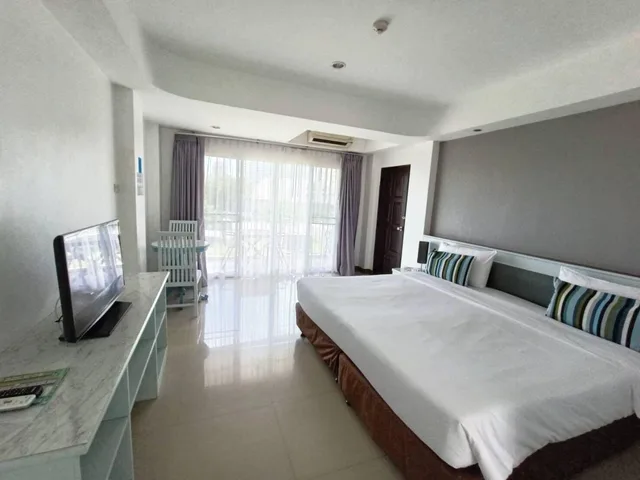 غرفة غراند ديلوكس بسرير مزدوج بإطلالة على البحر، KP Seaview Jomtien 2/9