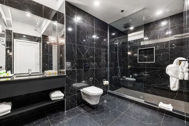 Plus, Deluxe, Murphy Bed, Queen Bed, Pet Friendly، HOTEL PORT-ROYAL 6/8