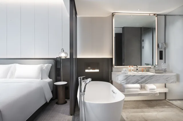 غرفة قياسية بسرير كينج، CROWNE PLAZA WUHAN OPTICS VALLEY 2/2
