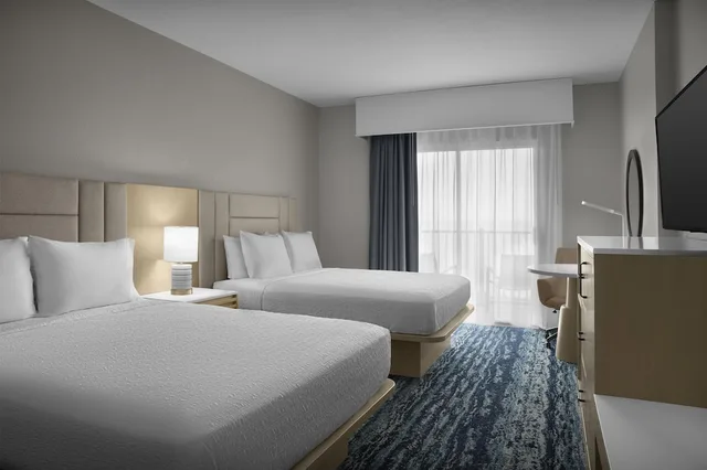 غرفة بسريرين كوين بشرفة، Hampton Inn And Suites Ocean City Bayfront Convention Center 1/2