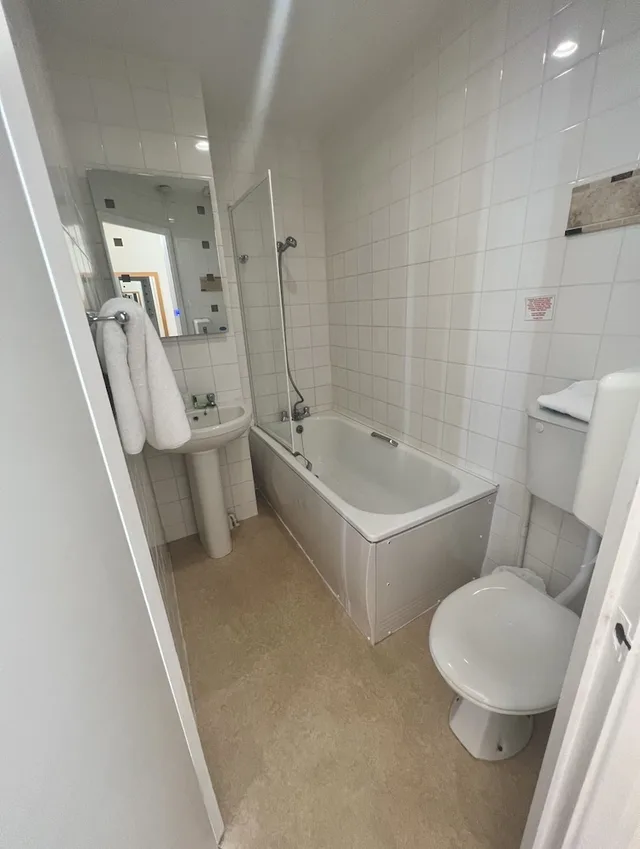 غرفة بسرير مزدوج بإطلالة على البحر، Eastbourne Riviera Hotel 6/6