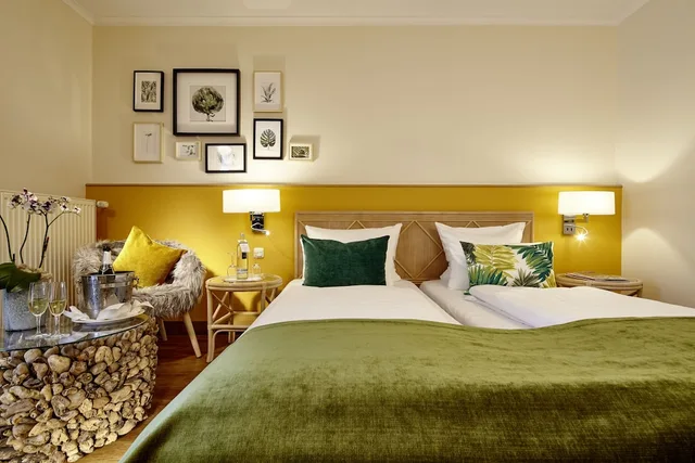 غرفة بريميوم بسرير كينج بشرفة، Parkhotel Weiskirchen 5/8