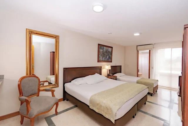 غرفة جونيور بسرير كينج وسرير فردي بمطبخ، San Pedro Del Fuerte Hotel 2/5