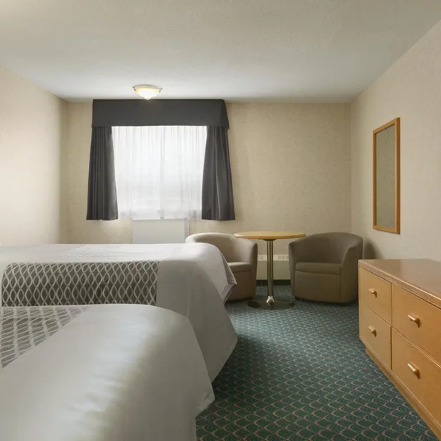 غرفة ديلوكس بسريرين كوين، Travelodge by Wyndham Winnipeg East 4/10
