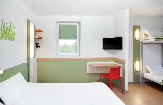 غرفة عائلية بسرير بطابقين، ibis Budget Clermont Ferrand Centre Montferrand 1/5