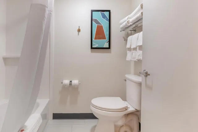 غرفة بسرير كوين، Comfort Inn and Suites Beaver Dam 5/6