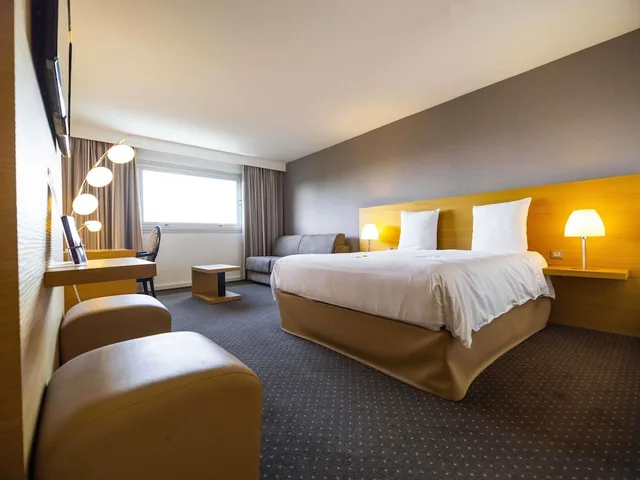 غرفة قياسية بسرير مزدوج مع أريكة، Mercure Bordeaux Lac Hotel 4/10