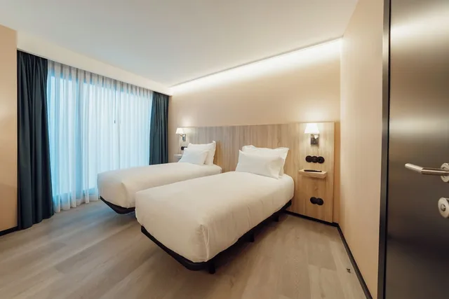غرفة عائلية بسرير مزدوج وسريرين منفصلين، ABC HOTEL PORTO CAMPANHA 5/8