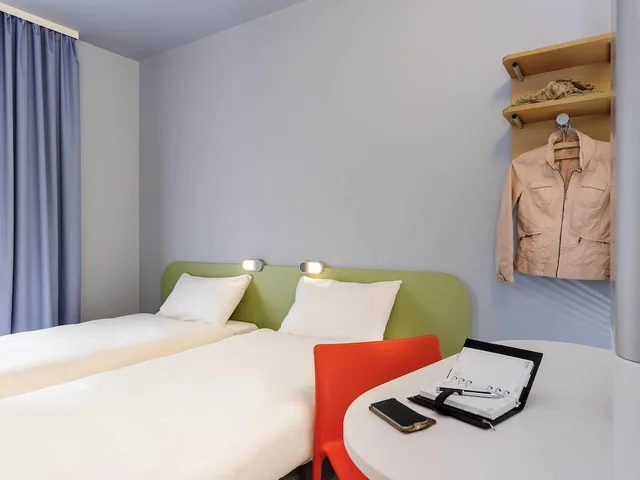 غرفة بسريرين منفصلين، Hotel Ibis Budget Bamberg 2/7