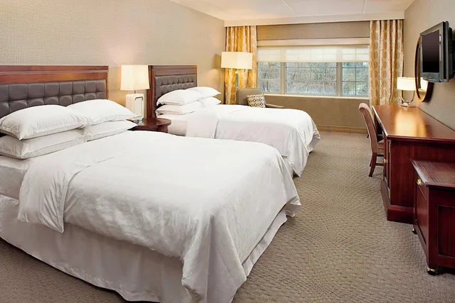 غرفة بسرير مزدوج لذوي الإعاقة، Sheraton Rockville Hotel 1/1