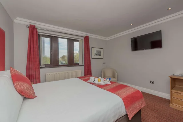 غرفة بسرير كينج مع سرير إضافي لذوي الإعاقة، Best Western Bradford Guide Post Hotel 1/2