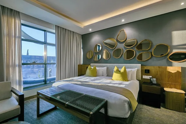 Deluxe, Double Bed, Cresta Jwaneng 2/10