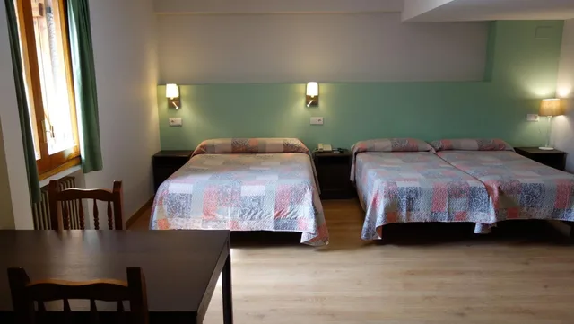 غرفة رباعية، Hotel Vicente 1/6