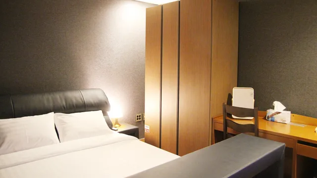 غرفة قياسية بسرير مزدوج بحوض استحمام، Mohenic Hotel Seoul Myeongdong 7/10