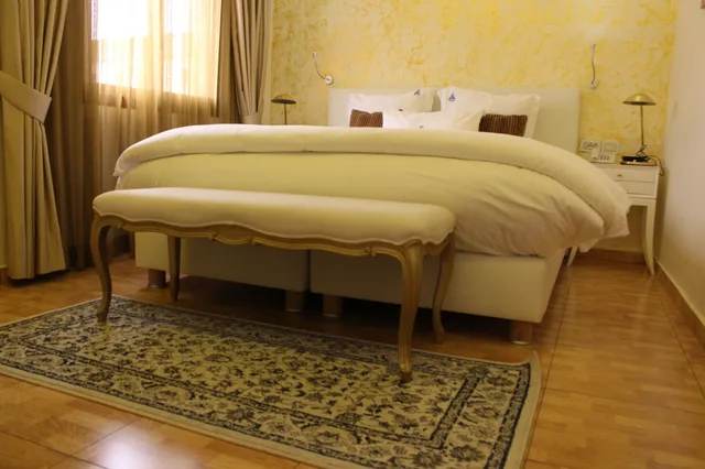 جناح جونيور بسرير كينج، Particular Destiny Suites 3/6