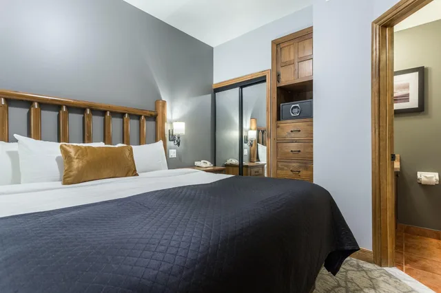 Suite, Partial Lake View، LE GRAND LODGE MONT-TREMBLANT 1/1
