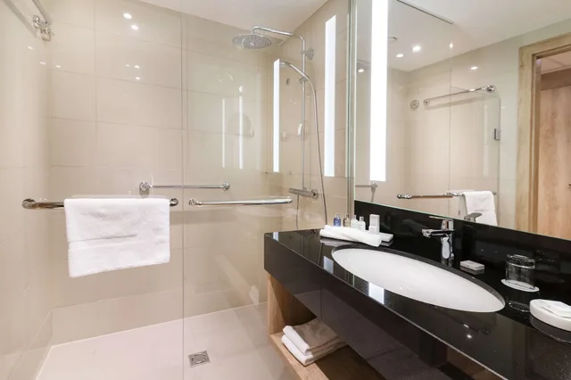 غرفة عائلية بسرير كينج، Radisson Blu Hotel Residences Zakopane 7/8