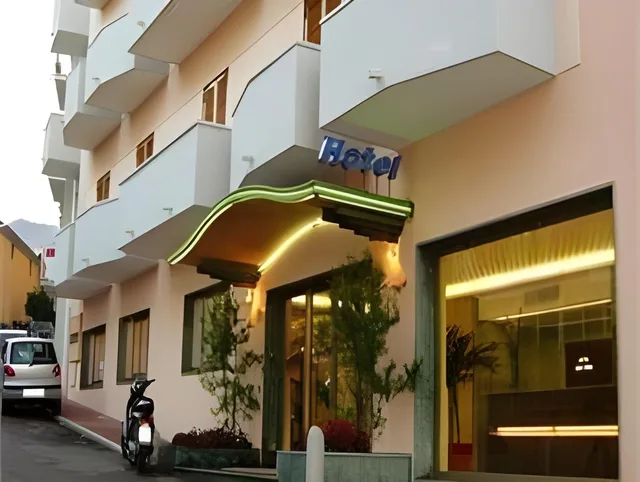 غرفة رباعية بسرير فردي مع سرير سحّاب إضافي، Hotel Villa Maria 1/1