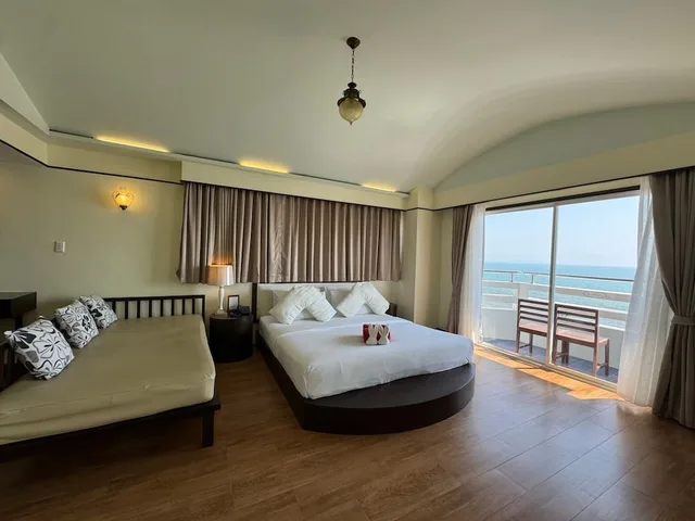 1 Bedroom, Tower, Junior Suite, 1 King and 1 Single Beds, Sea View، Grand Jomtien Palace Hotel 2/5