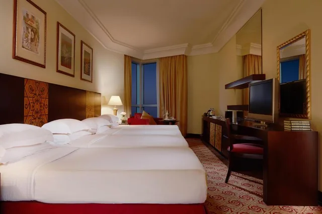 غرفة رباعية بسريرين مزدوجين، زمزم بولمان مكة(Pullman ZamZam Makkah) 1/2
