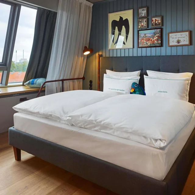 غرفة كبيرة بسرير كينج، 25hours Hotel Copenhagen Paper Island 1/3