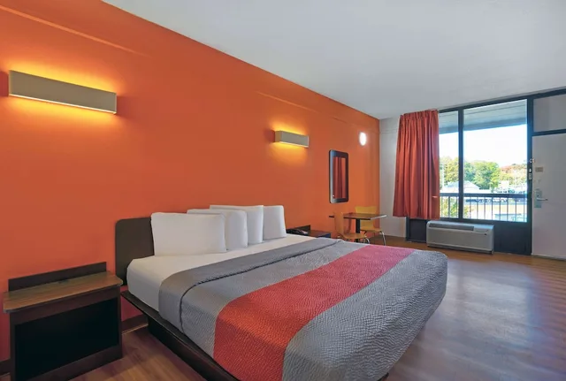 غرفة قياسية بسرير كينج للمدخنين، Motel6 Seaford, DE 3/9