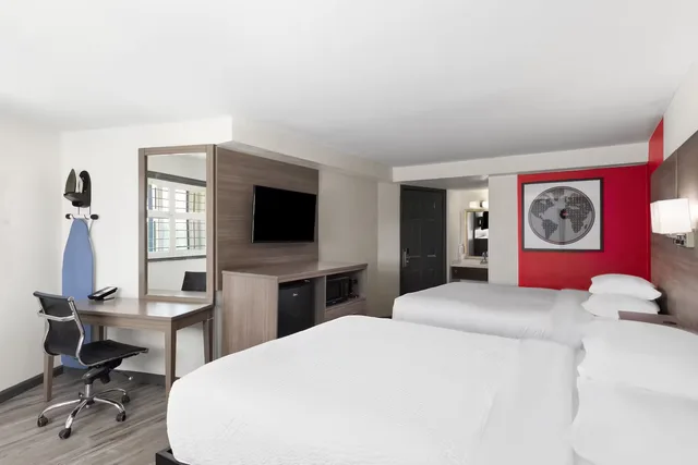 جناح بسريرين كوين، Ramada by Wyndham Medford Airport North 2/2
