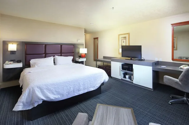 Room, King Bed, Accessible, Hampton Inn Sierra Vista 1/1