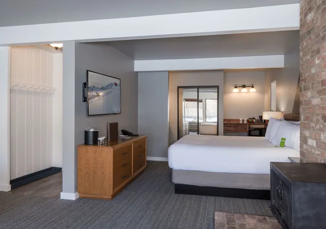 جناح بسرير كينج، Tamarack Lodge 2/3