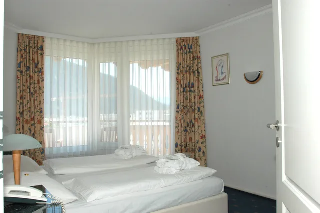 جناح بسرير مزدوج مع أريكة، Turmhotel Victoria 10/10