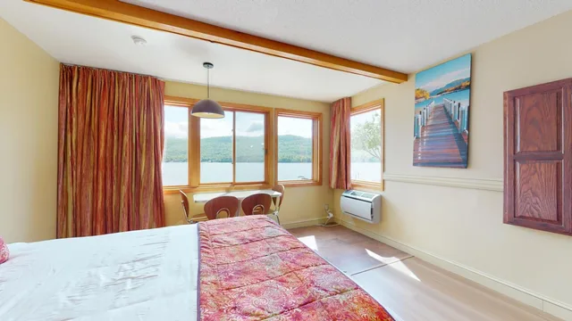 Room, 2 Queen Beds, Lake Front، Surfside On The Lake 10/10