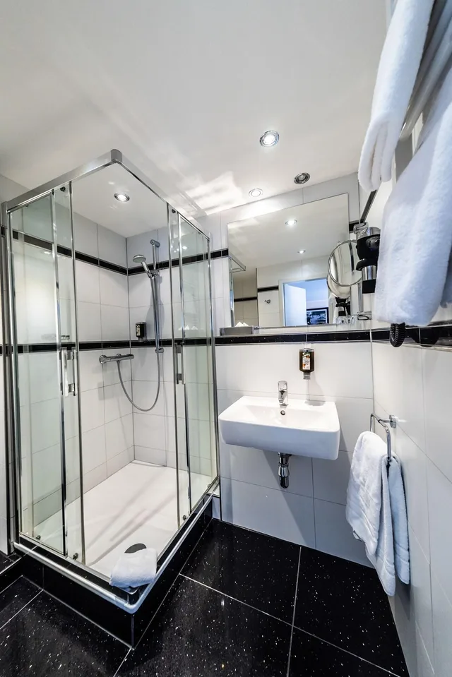 غرفة ثلاثية، Mauritius Komfort Hotel In Der Altstadt 9/9