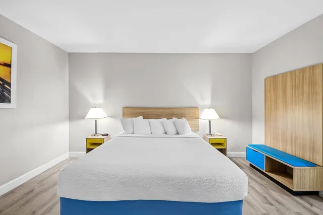 غرفة قياسية بسرير كينج للمدخنين، Days Inn by Wyndham Chesapeake 2/10