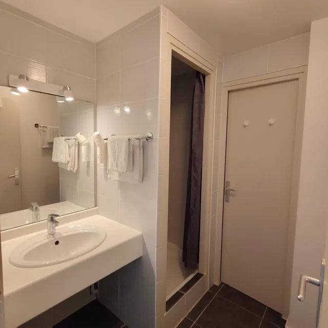 غرفة ثلاثية، COMFORT HOTEL ACTUEL CHAMBERY CENTRE 7/10