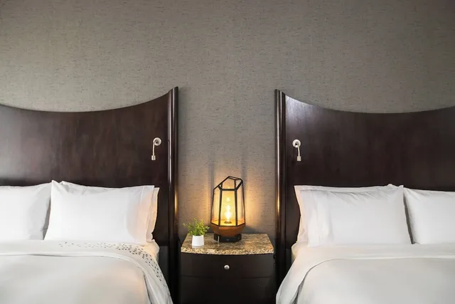 غرفة ديلوكس بسريرين كوين، Renaissance Raleigh North Hills Hotel 4/10