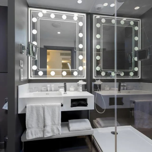 Junior Suite, Queen Bed, Sofa, Hotel Indigo Paris - Opera by IHG 2/2