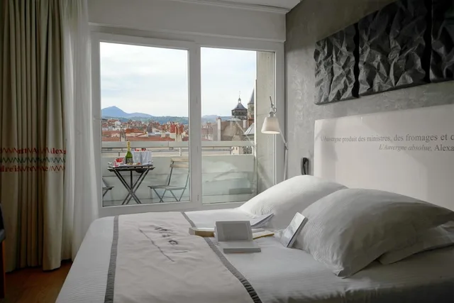 غرفة سوبيريور بسرير كوين بشرفة، Hotel Litteraire Alexandre Vialatte, BW Signature Collection 6/10
