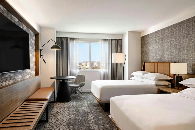 غرفة، Sheraton Phoenix Downtown 1/2