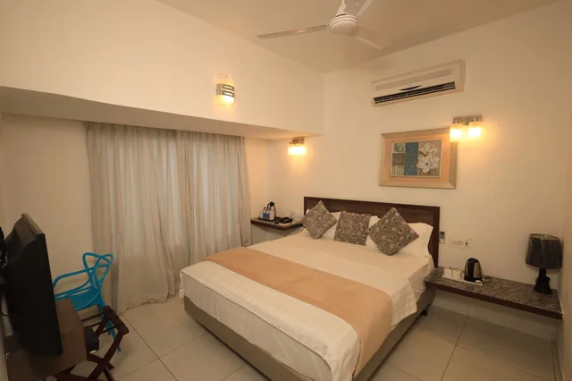 كوخ بسريرين كوين، Humming Bird Resort 1/5