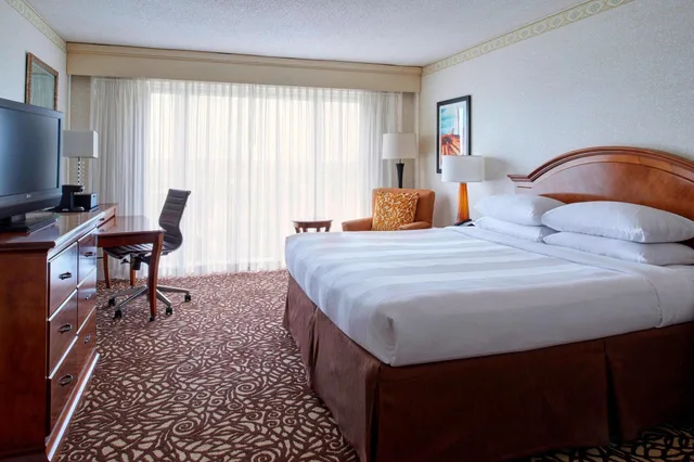 غرفة بسرير مزدوج لذوي الإعاقة، Marriott Milwaukee West 1/3