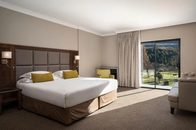 غرفة سوبيريور بسرير مزدوج، PREMIER RESORT SANI PASS 1/3