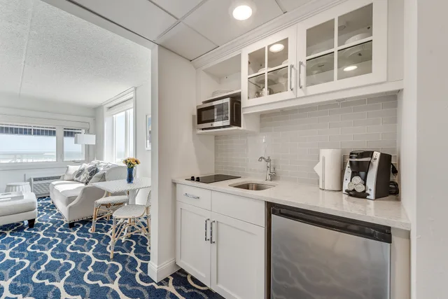 Suite, King Bed, Queen Murphy Bed, Ocean Front، ICONA Cape May 4/4