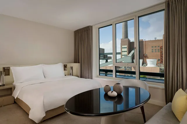 غرفة بسرير كينج، The Ritz-Carlton Wolfsburg 1/10