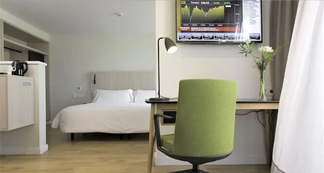 جناح جونيور بشرفة، ARTIEM Madrid Hotel 3/4