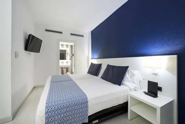 غرفة سوبيريور بإطلالة على الجبل، Catalonia del Mar - Adults Only 2/10
