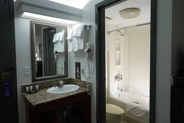 Superior, Suite, King Bed, Ramada by Wyndham Tulsa Broken Arrow 4/5