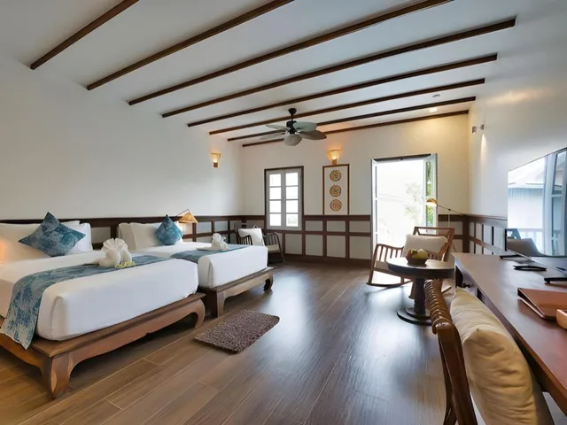 Room, Twin Beds, Pool View, Mybanlao Hotel 3/10