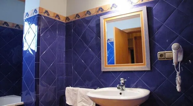 غرفة ثلاثية بسرير مزدوج وسرير فردي، Hotel Juan Carlos I 3/3