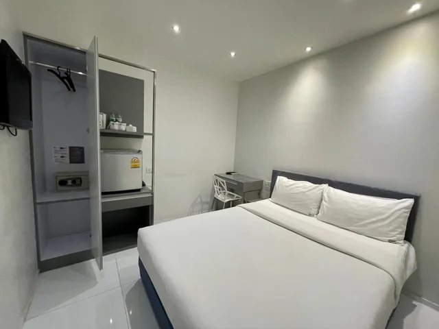 Standard, Double Bed, No Window، My Hotel Pratunam 1/3