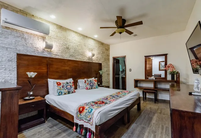 جناح جونيور بسرير كينج مع أريكة، El Zaguán Colonial 1/7